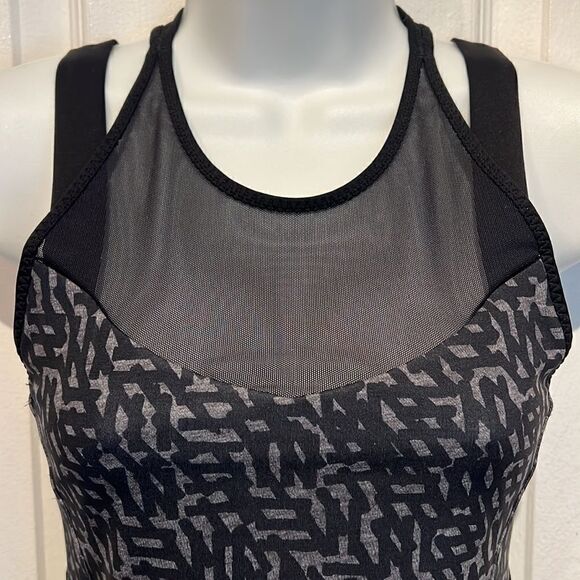 LULULEMON Black/Grey Running In The City Tank Top Size 6‎ - Picture 4 of 15
